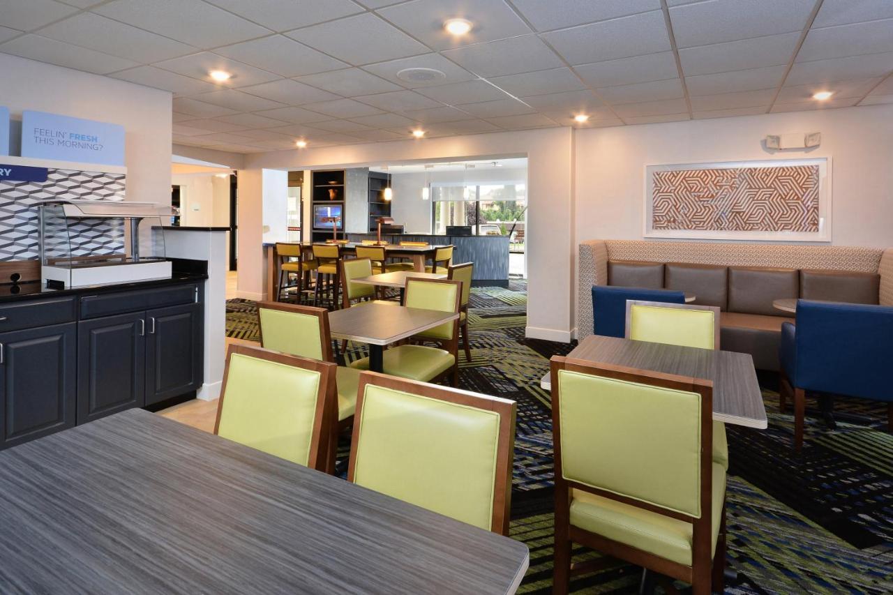 Holiday Inn Express Lynchburg By Ihg Exterior foto
