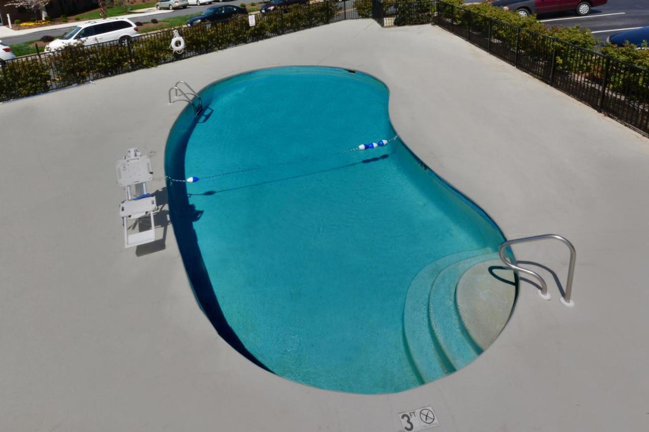 Holiday Inn Express Lynchburg By Ihg Exterior foto